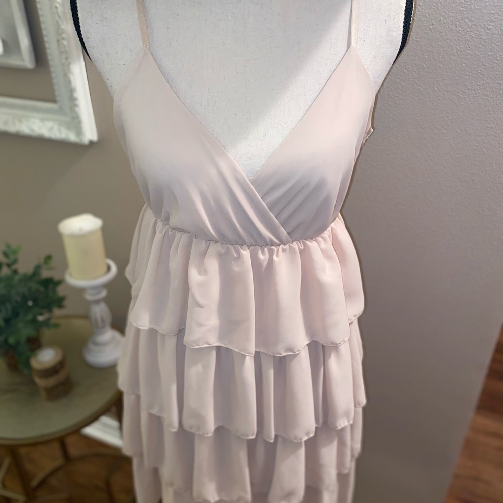 NEW COLLECTION CREAM RUFFLE DRESS - Picture 2 of 8